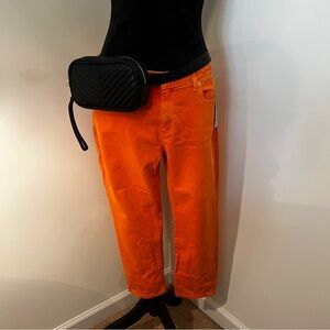 Beautiful Michael Kors cropped jeans. Size 10.